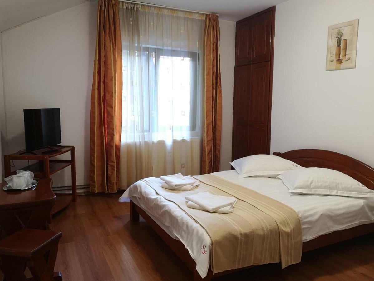 Raza Soarelui Hotel Moeciu De Sus Eksteriør billede